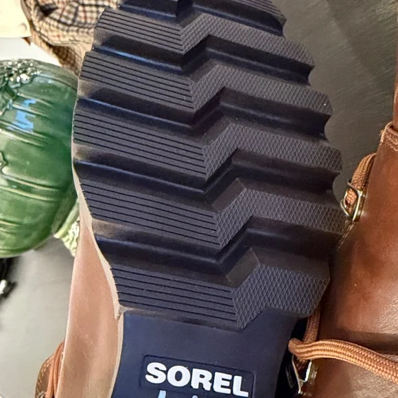 Brand new Sorel Chestnut Lace-Up Leather boots - Picture 5 of 5